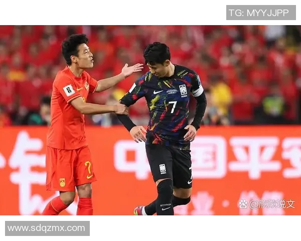 球星赛场安抚动作展现足球魅力与竞技精神的独特风采 球星赛场安抚动作展现足球魅力与竞技精神的独特风采